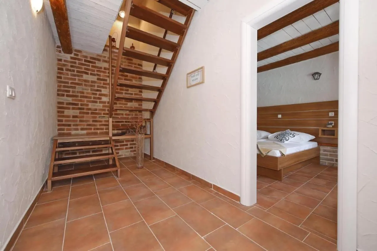 Donje Rastane Rural Home With Heated Pool Rastane