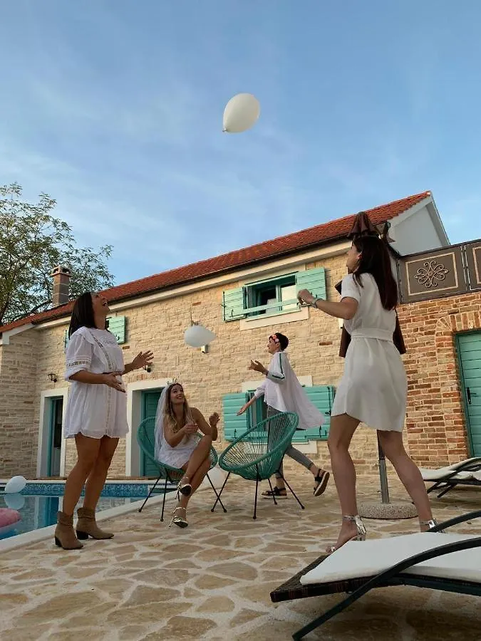 בית נופש Donje Rastane Rural Home With Heated Pool Rastane קרואטיה