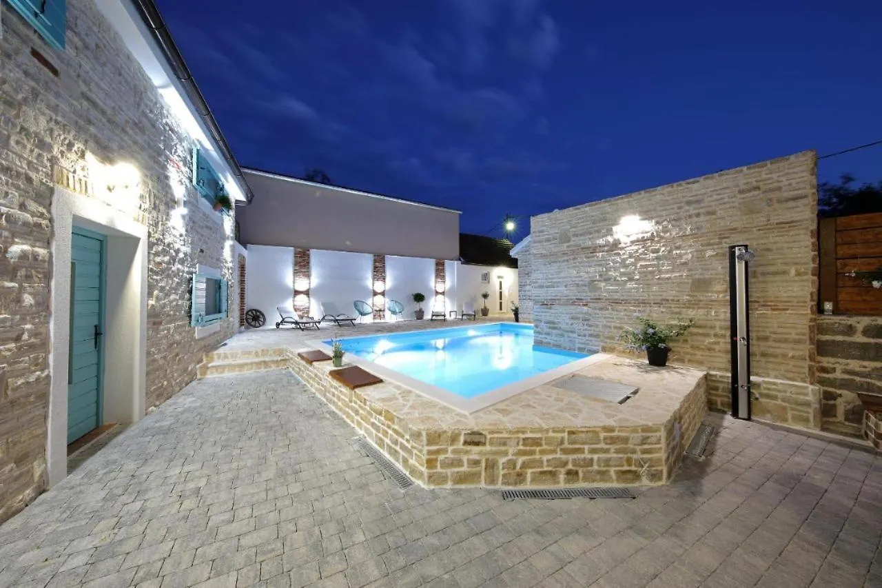 בית נופש Donje Rastane Rural Home With Heated Pool Rastane
