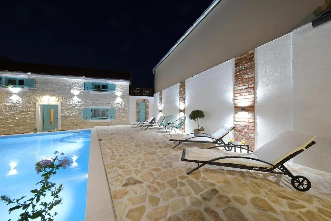 בית נופש Donje Rastane Rural Home With Heated Pool Rastane
