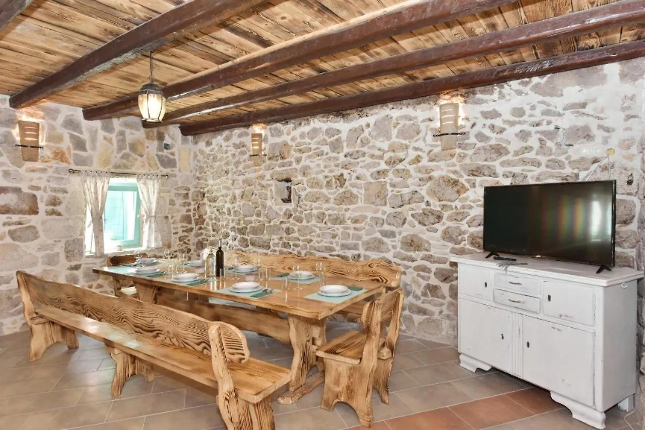 Donje Rastane Rural Home With Heated Pool Rastane