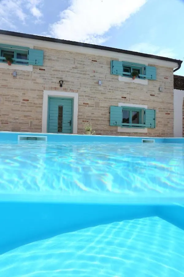 בית נופש Donje Rastane Rural Home With Heated Pool Rastane