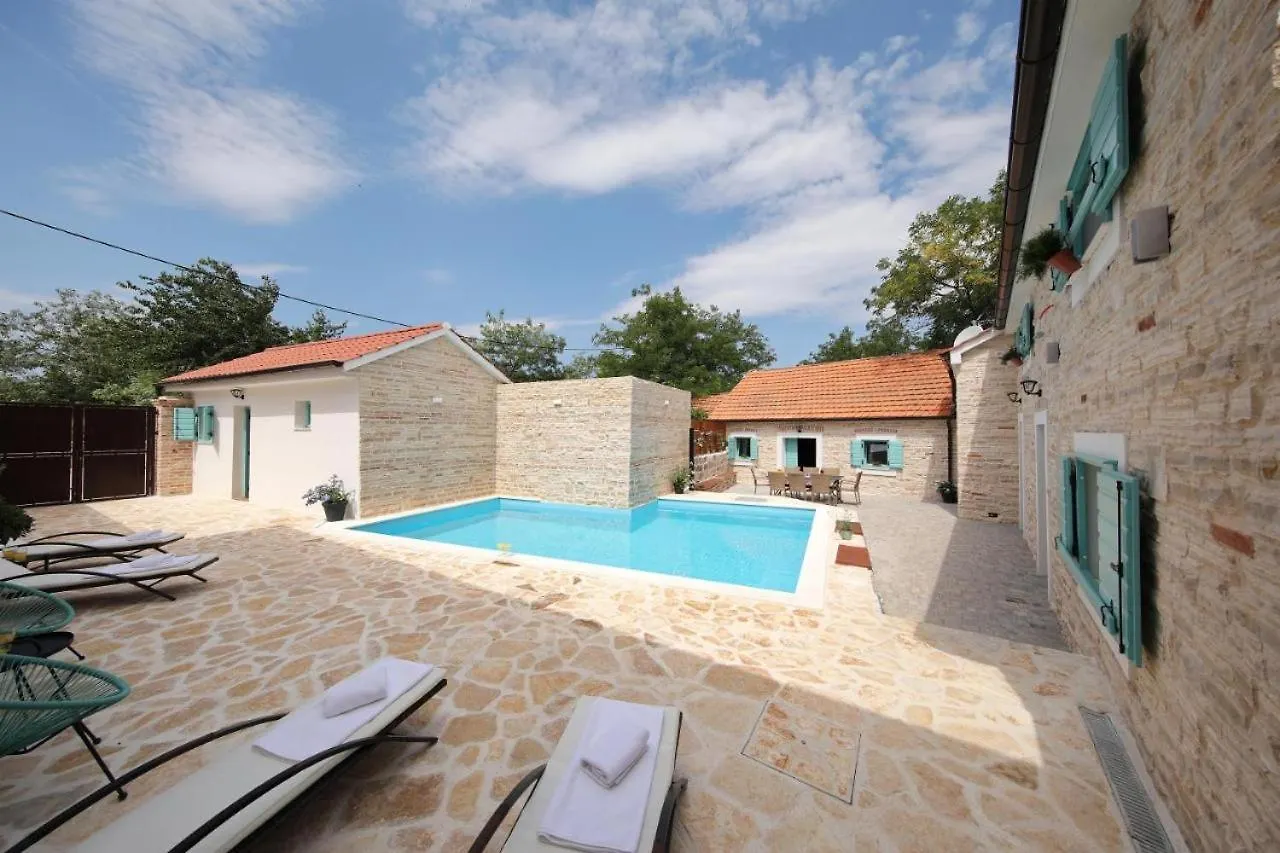 בית נופש Donje Rastane Rural Home With Heated Pool Rastane קרואטיה